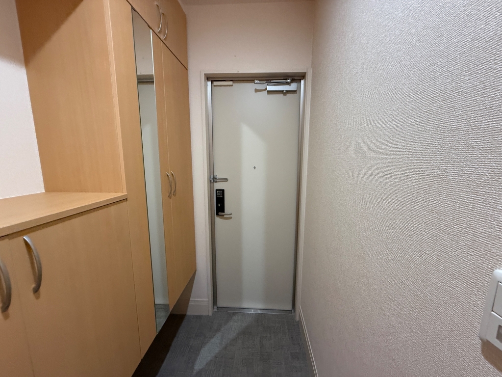 EVISTAGE甲子園の玄関写真