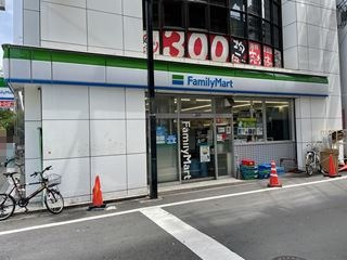 コンビニ　ファミリーマート　ヨーロッパ通り店（コンビニ）まで184m