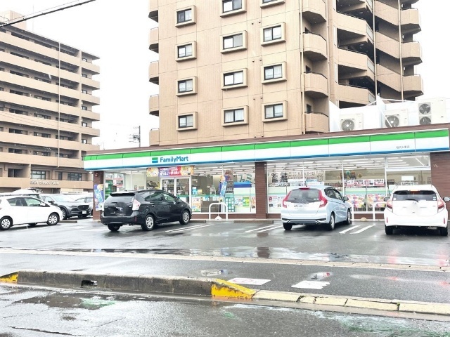 コンビニ　ファミリーマート清須西市場店（コンビニ）まで988m