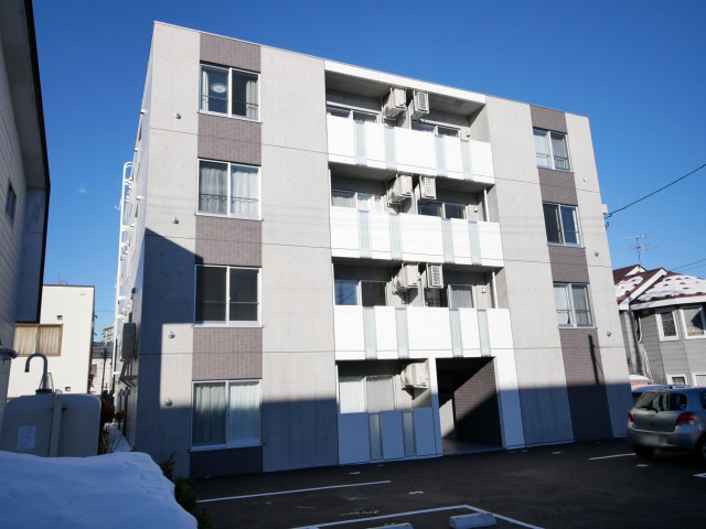 建物外観　☆地下鉄東西線南郷13丁目駅まで徒歩9分！