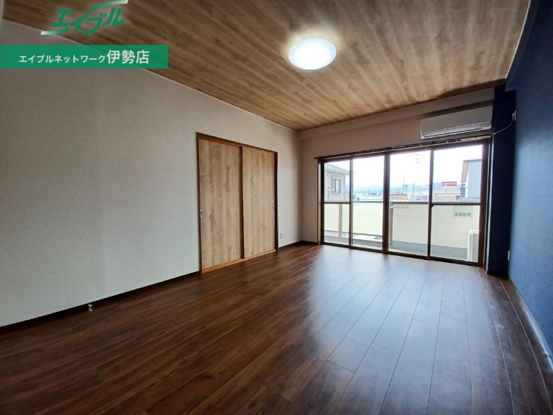 居室・リビング　別部屋参考写真です