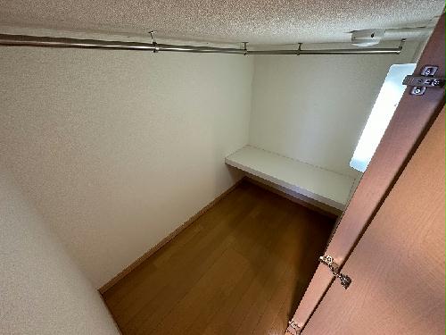 収納　ベッド下収納