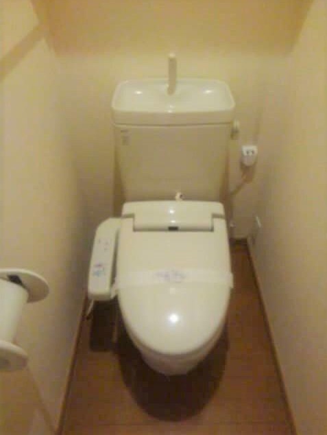 トイレ　写真は別の部屋のものです。
