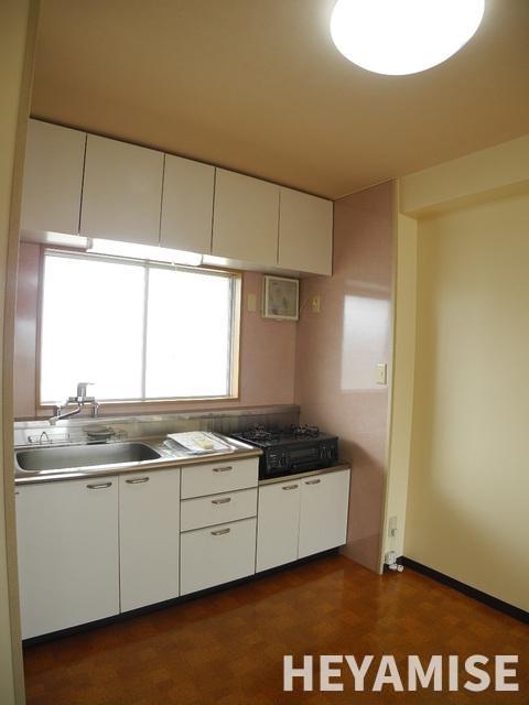 キッチン　※同間取りの別の階のお部屋の画像です※現況を優先します