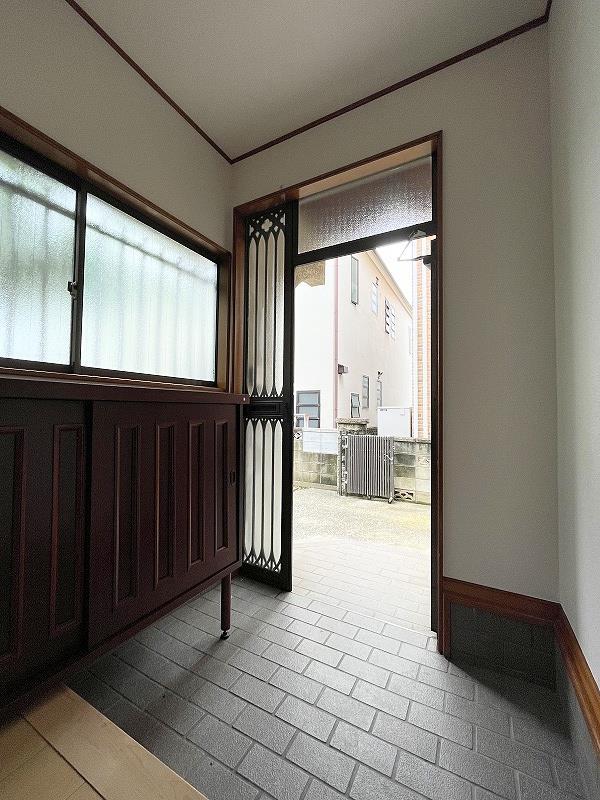 玄関　玄関内側