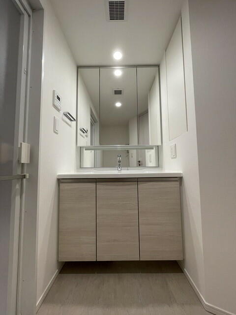 洗面設備　※写真は同タイプ住戸です。