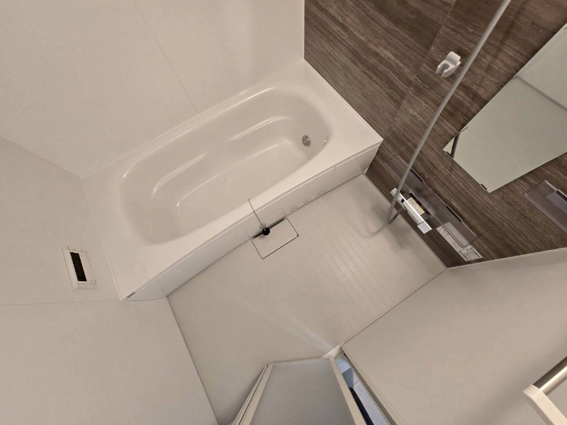バス・シャワールーム　お風呂になります。一日の疲れを癒してくださいね。