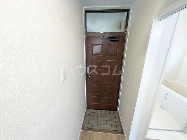 マンション渡辺の玄関写真