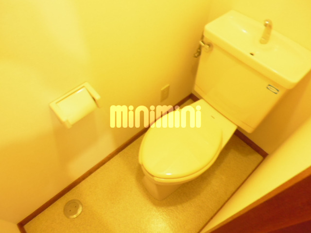 トイレ　トイレは別室