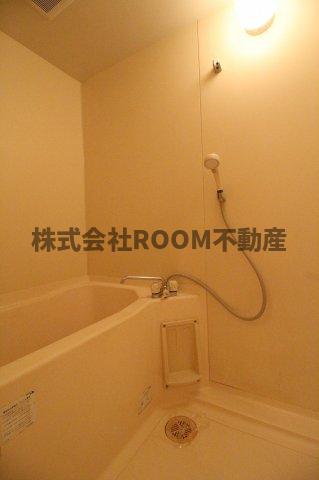 バス・シャワールーム　コンパクトで使いやすいお風呂です