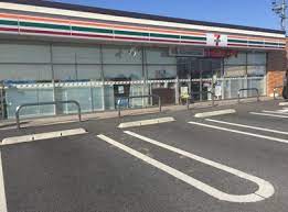 コンビニ　セブンイレブン 豊田市花園町店（コンビニ）まで690m
