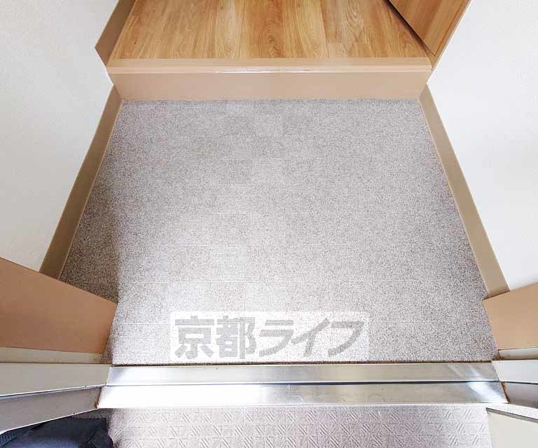 玄関　大きな段差がありません