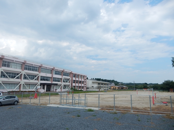 小学校　大戸小（小学校）まで1000m