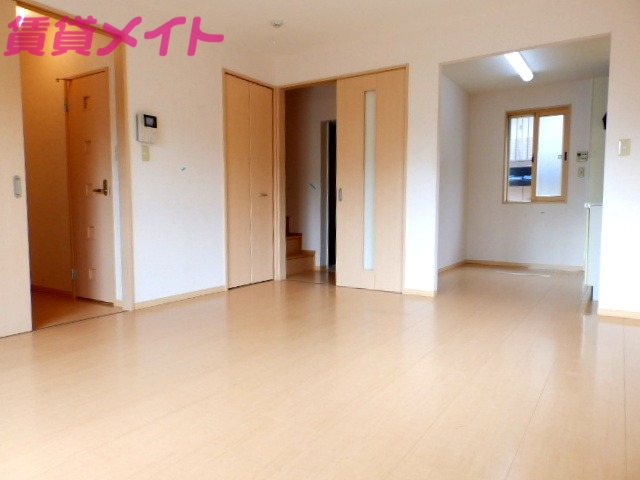 居室・リビング　反転タイプ参考写真