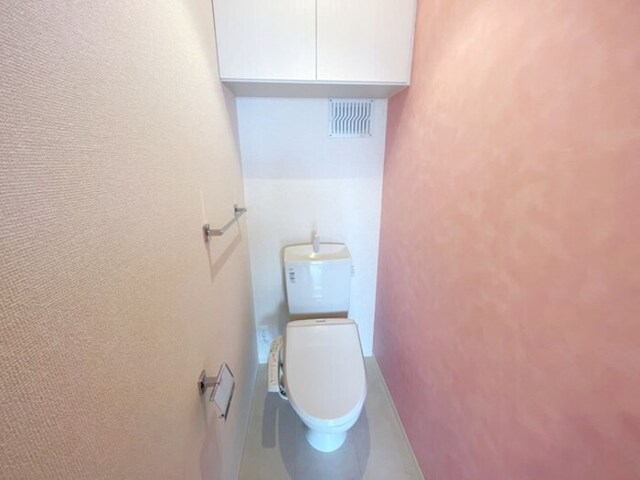 トイレ　温水洗浄便座
