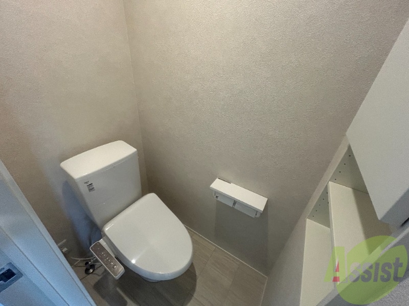トイレ　トイレはウォシュレット機能付きです。安心して使用できますね。