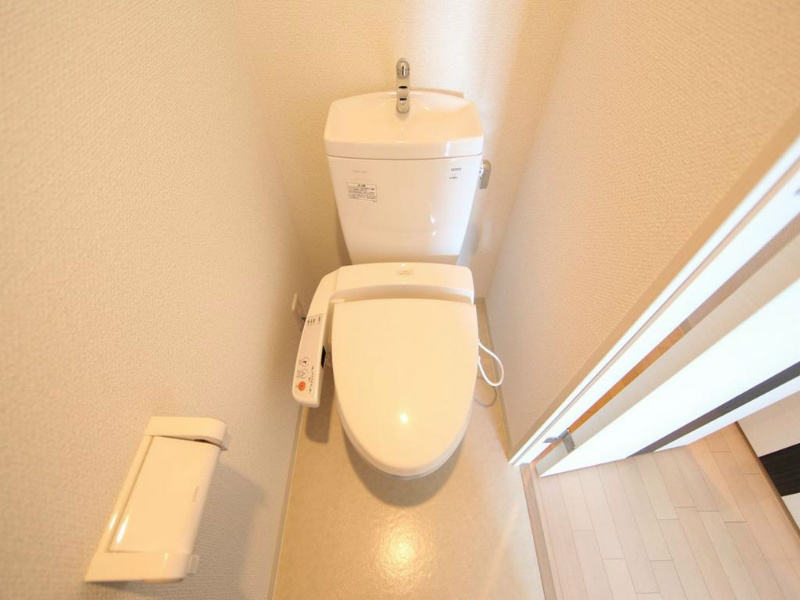 トイレ　温水洗浄暖房便座付トイレ