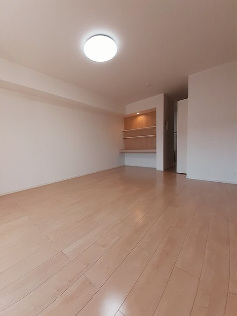 その他部屋・スペース　居室内キッチン側の状況（オープンラックあり）