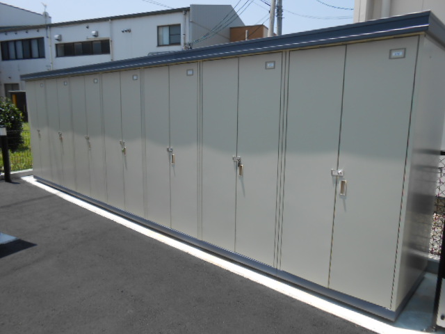 その他設備　各戸個別の屋外物置完備（冬用タイヤ等収納可能）