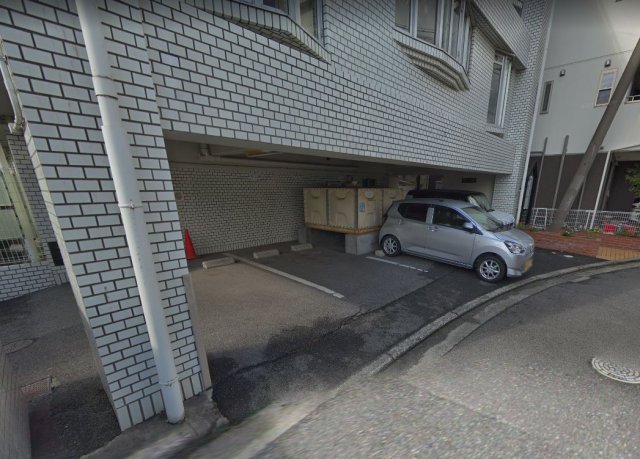 駐車場　車をお持ちの方に嬉しい駐車場付きの物件です