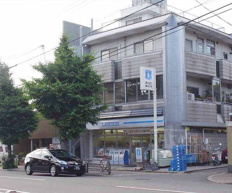 コンビニ　ローソン岡崎天王店（コンビニ）まで296m