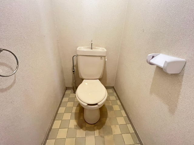 京阪本線 大和田駅 徒歩1分 11階建 築41年のトイレ写真