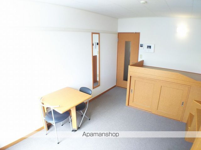 ＪＲ東海道本線 掛川駅 バス乗車時間：8分 最寄りバス停で下車 徒歩3分 2階建 築23年の居間写真