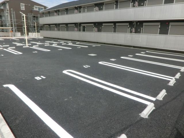 駐車場　広々とした駐車場です