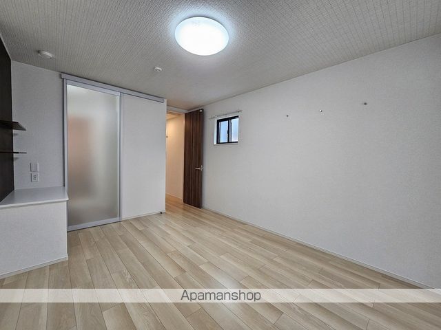 ＪＲ総武本線 都賀駅 徒歩10分 2階建 築2年の居間写真