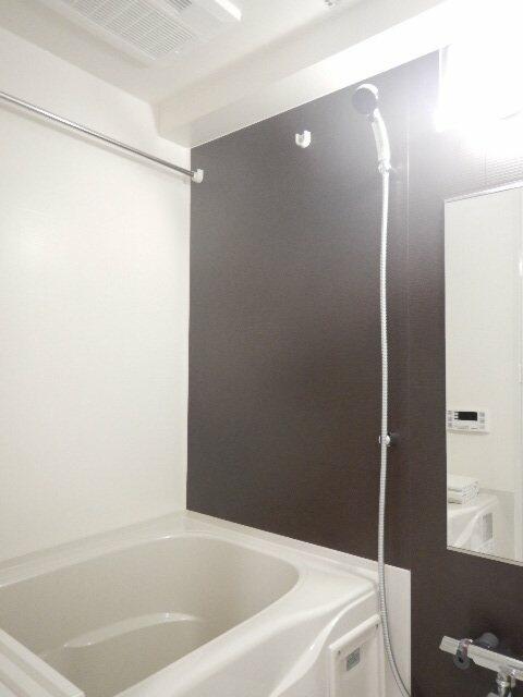 バス・シャワールーム　コンパクトで使いやすいお風呂…
