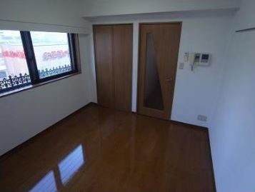 グリフィン横浜桜木町参番館の居間写真