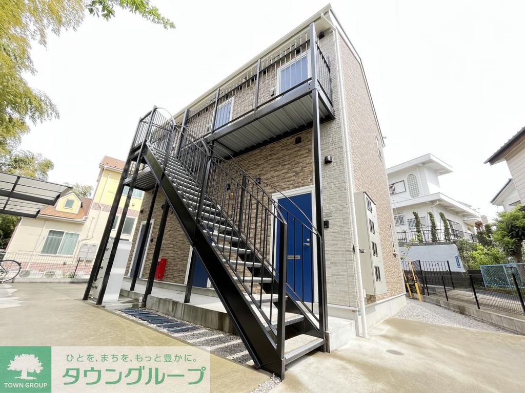 建物外観　イギリスの寄宿舎をイメージした外観です♪