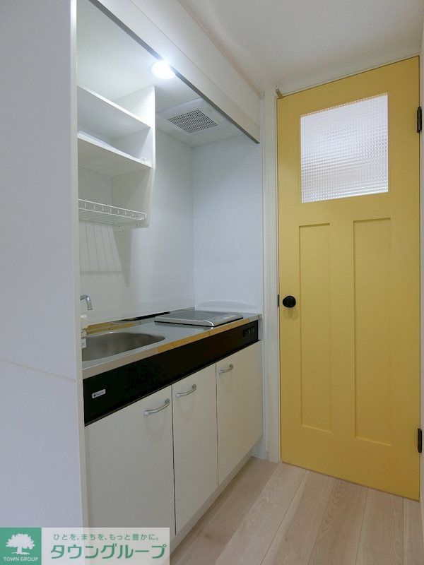 キッチン　一人暮らしに丁度いいサイズ、お手入れ楽々のIHキッチンです！