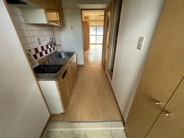 ギャラン南小倉の玄関写真