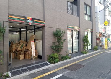 コンビニ　セブンイレブン世田谷松陰神社通り店（コンビニ）まで383m