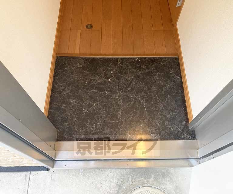 京阪石山坂本線 松ノ馬場駅 徒歩9分 2階建 築20年の玄関写真