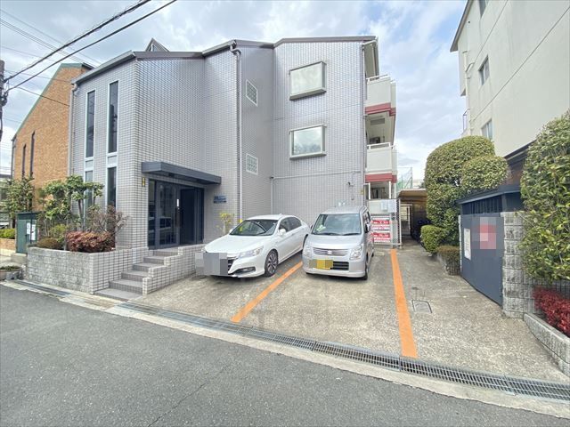 コーポラスムツミの外観写真
