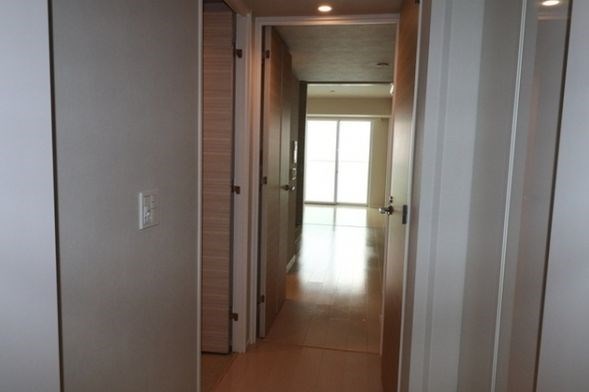 玄関　★《見学予約受け付け中》設備充実のハイグレード賃貸マンション