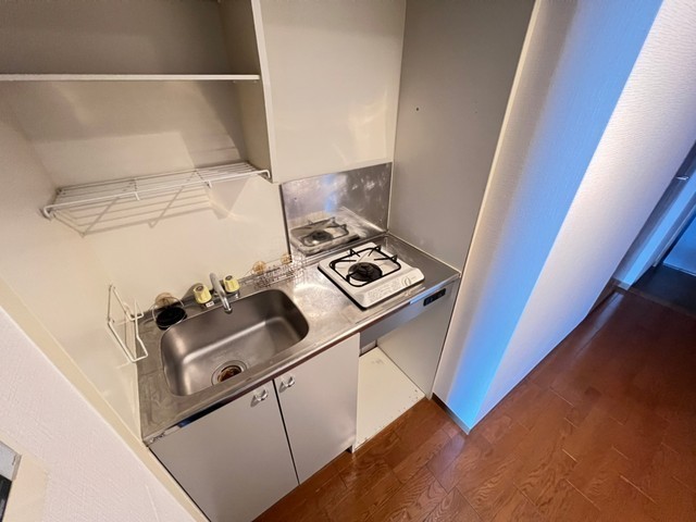 キッチン　写真は違う号室です。