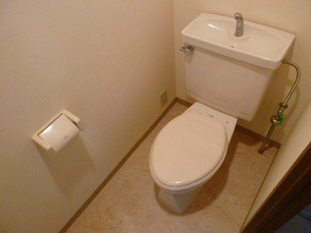 ＪＲ中央線 武蔵境駅 徒歩2分 11階建 築30年のトイレ写真