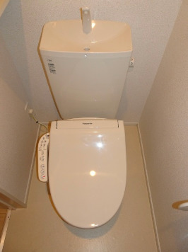 都営新宿線 西大島駅 徒歩11分 3階建 築8年のトイレ写真
