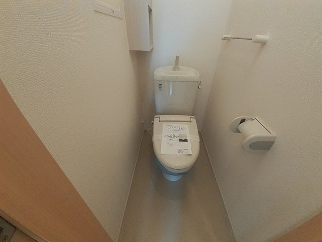 西鉄天神大牟田線 都府楼前駅 徒歩12分 2階建 築16年のトイレ写真