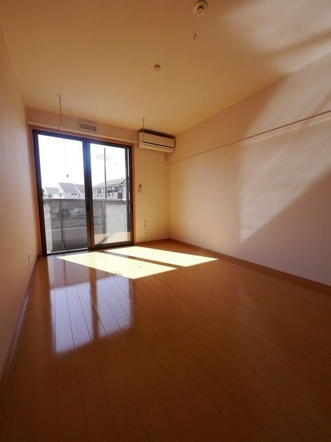 居室・リビング　★お部屋探しはタウンハウジング稲田堤店まで★