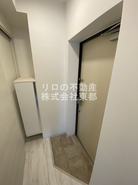 玄関　コンパクトな玄関でお掃除もラクラクです♪