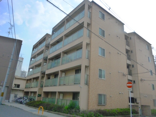 建物外観　エレベーター、オートロックつき♪