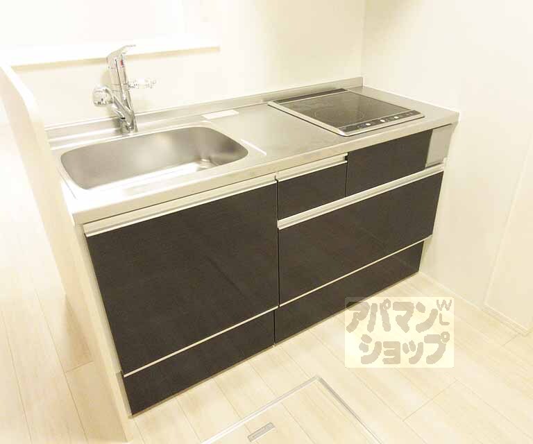 キッチン　シックでオシャレなデザインのキッチンです。