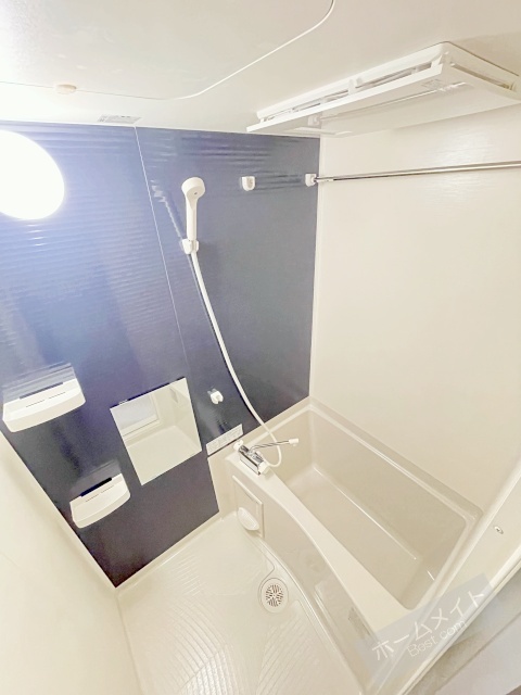 バス・シャワールーム　階数によって内装カラーが異なります。