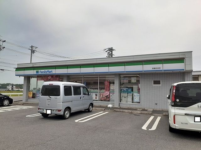 コンビニ　ファミリーマート鈴鹿住吉店（コンビニ）まで350m