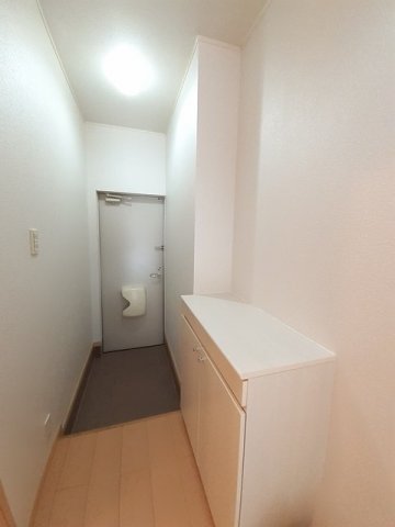 玄関　収納もある玄関です
