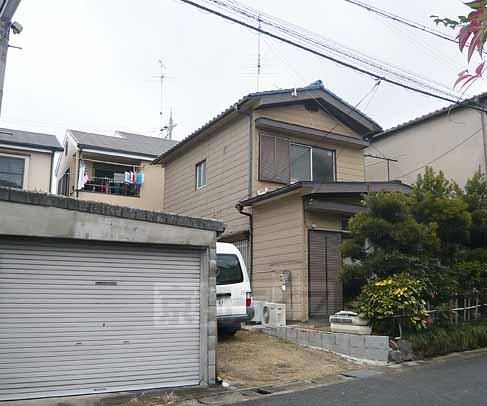 羽束師鴨川町貸家の建物外観